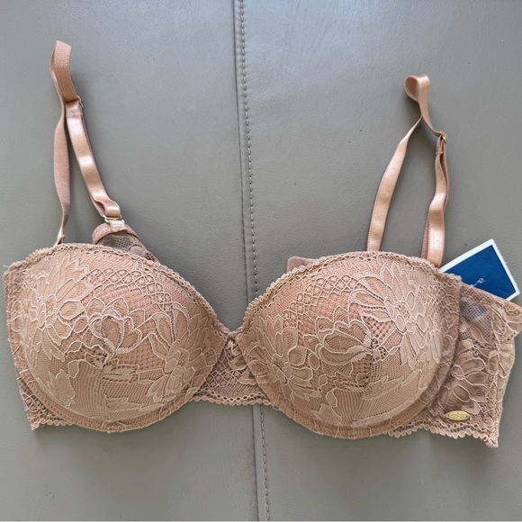 Jessica Simpson Other - Jessica Simpson Elegant Lace Underwire Bra - Tan. 36C. NEW